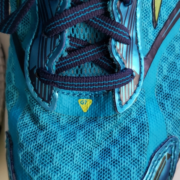 Brooks shoes - Picture 6 of 10